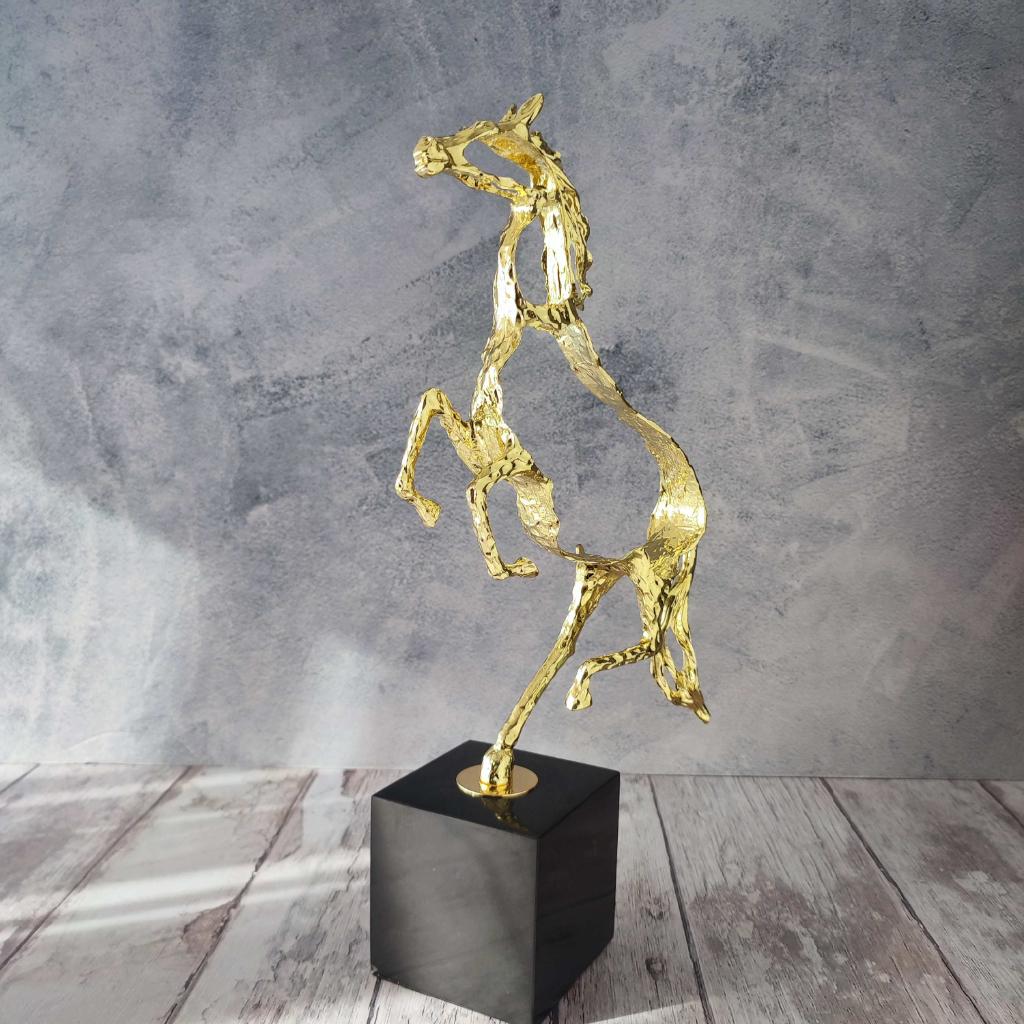ESCULTURA CABALLO  - MarkoRegalos